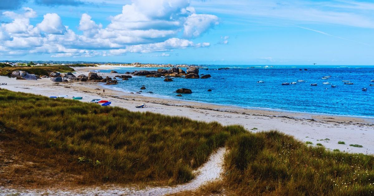Côtes sauvages de Bretagne, riche en légendes et créativité